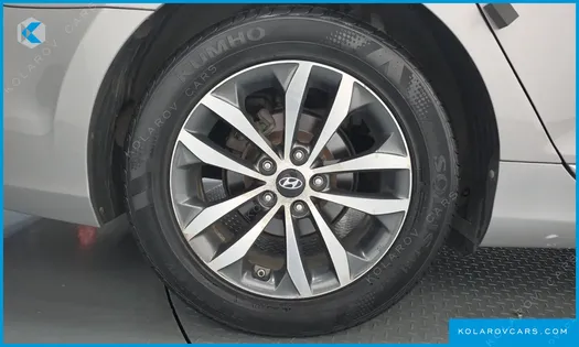 HYUNDAI GRANDEUR HG240 LUXURY