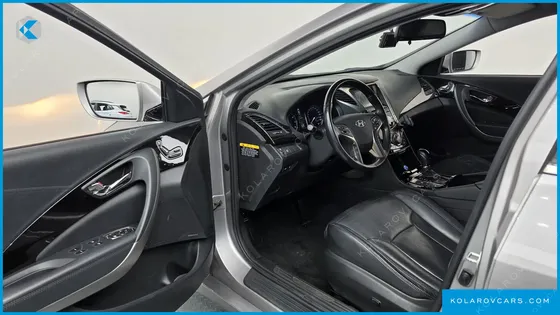 HYUNDAI GRANDEUR HG240 LUXURY