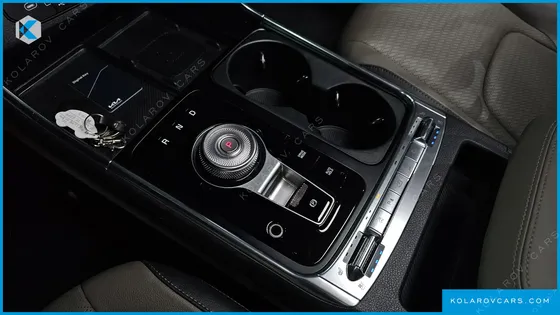 KIA CARNIVAL DIESEL 9-SEATER NOBLESSE
