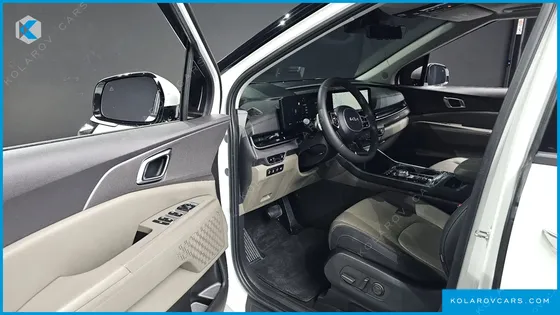 KIA CARNIVAL DIESEL 9-SEATER NOBLESSE
