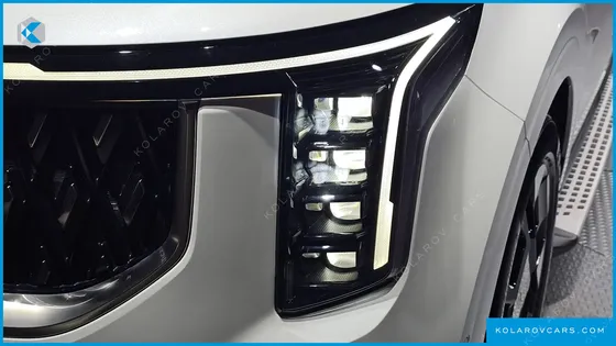 KIA CARNIVAL DIESEL 9-SEATER NOBLESSE