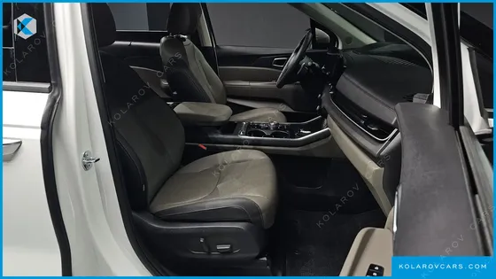 KIA CARNIVAL DIESEL 9-SEATER NOBLESSE
