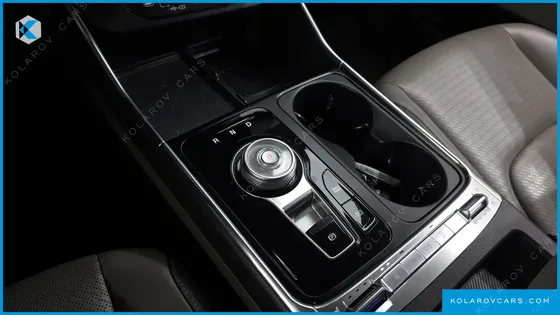 KIA CARNIVAL DIESEL 9-SEATER SIGNATURE