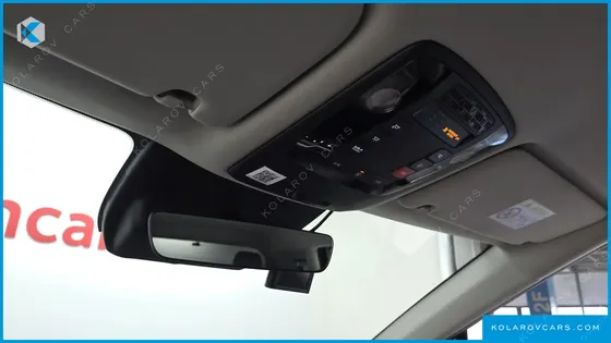 KIA CARNIVAL DIESEL 9-SEATER SIGNATURE