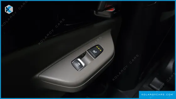 KIA CARNIVAL DIESEL 9-SEATER SIGNATURE