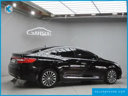 HYUNDAI GRANDEUR HG240 MODERN
