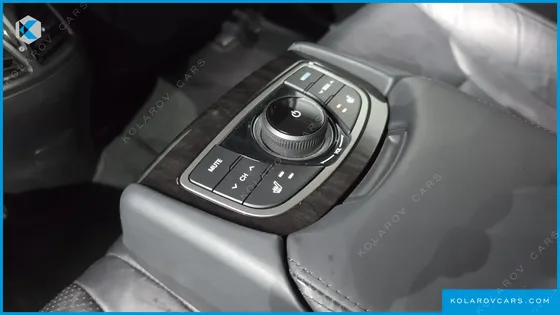HYUNDAI GRANDEUR HG240 MODERN