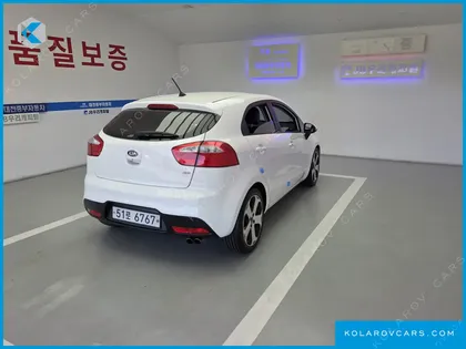 KIA PRIDE 1.6 GDI HATCHBACK