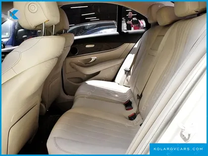 MERCEDES E-CLASS E300 4MATIC EXCLUSIVE
