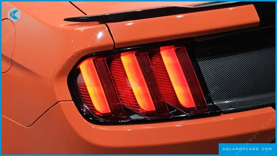 FORD MUSTANG COUPE