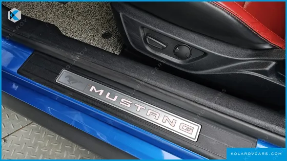 FORD MUSTANG COUPE