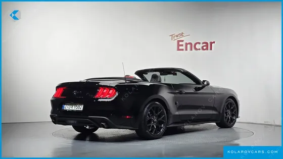 FORD MUSTANG CONVERTIBLE