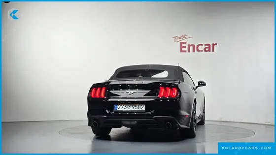 FORD MUSTANG CONVERTIBLE