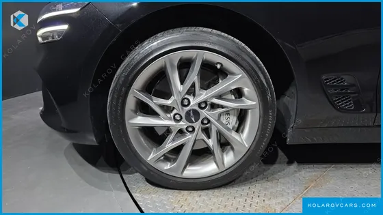 GENESIS G70 GASOLINE 2.5T 4WD
