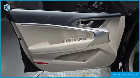 GENESIS G70 GASOLINE 2.5T 4WD