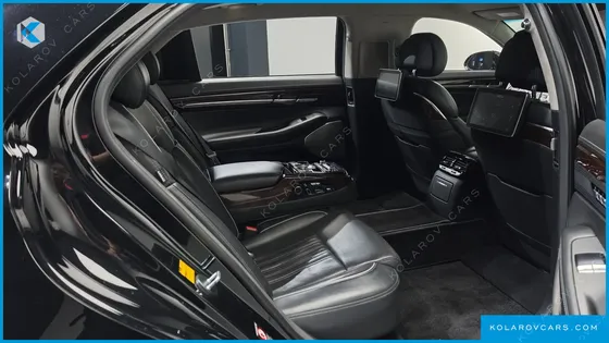 GENESIS EQ900 5.0 GDI AWD LIMOUSINE