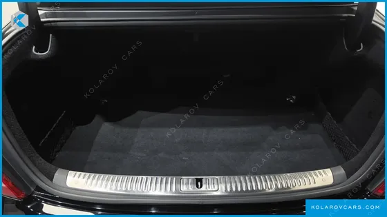 GENESIS EQ900 5.0 GDI AWD LIMOUSINE