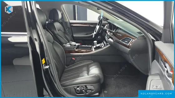 GENESIS EQ900 5.0 GDI AWD LIMOUSINE