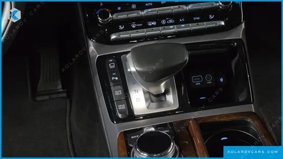 GENESIS EQ900 5.0 GDI AWD LIMOUSINE