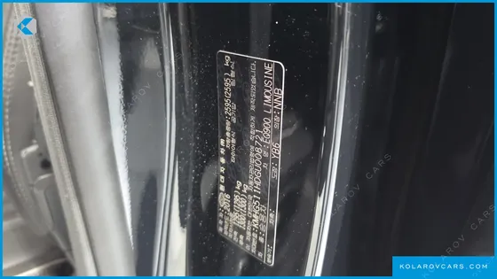 GENESIS EQ900 5.0 GDI AWD LIMOUSINE