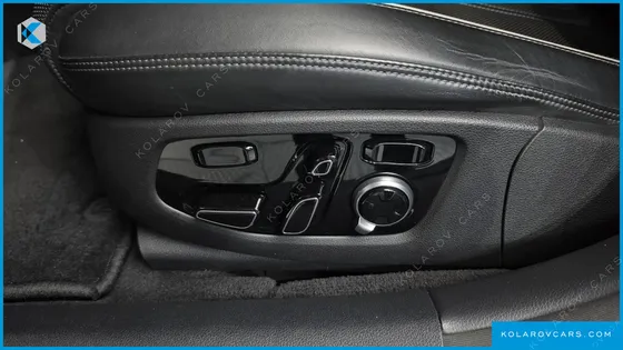 GENESIS EQ900 5.0 GDI AWD LIMOUSINE
