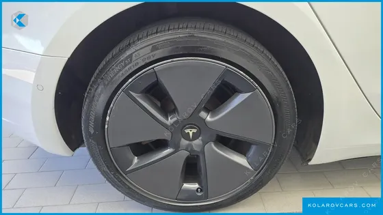 TESLA MODEL 3 RWD