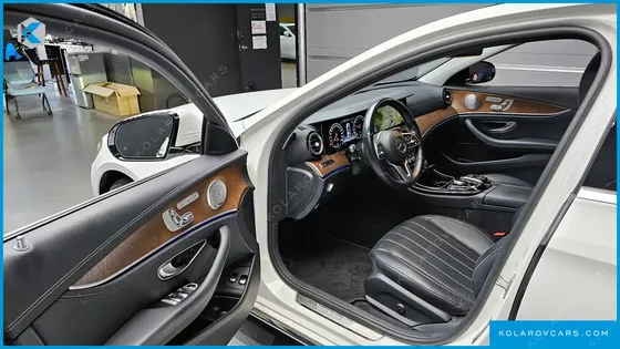 MERCEDES E-CLASS E300E EXCLUSIVE