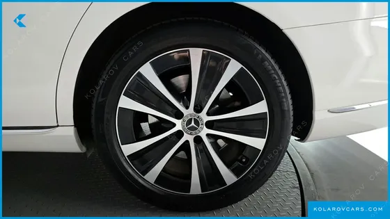 MERCEDES E-CLASS E300E EXCLUSIVE