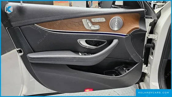 MERCEDES E-CLASS E300E EXCLUSIVE