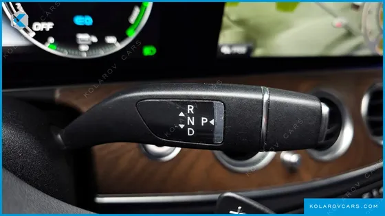 MERCEDES E-CLASS E300E EXCLUSIVE