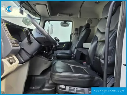 HYUNDAI PAVIS PRESTIGE