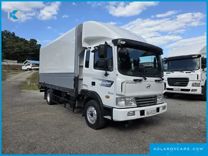 HYUNDAI MEGA TRUCK GOLD
