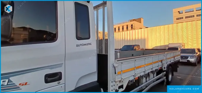 HYUNDAI MEGA TRUCK GOLD