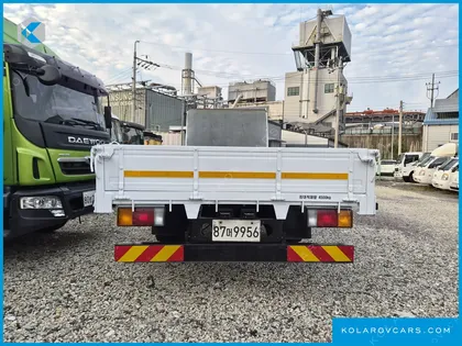 HYUNDAI MEGA TRUCK GOLD