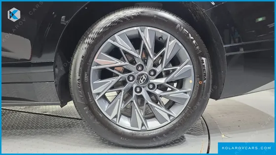 HYUNDAI GRANDEUR 2.5 GASOLINE  2WD
