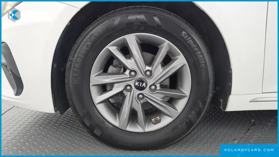 KIA K5 2.0 LPI RENTAL CAR