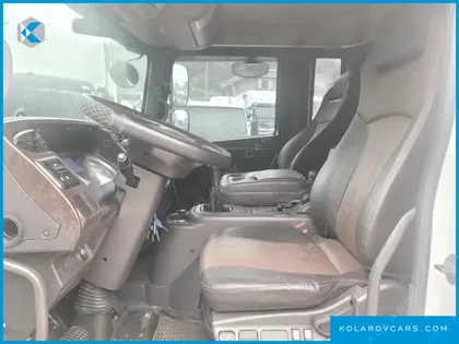 HYUNDAI MEGA TRUCK GOLD
