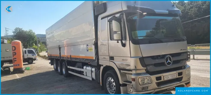 MERCEDES CARGO TRUCK 8X4