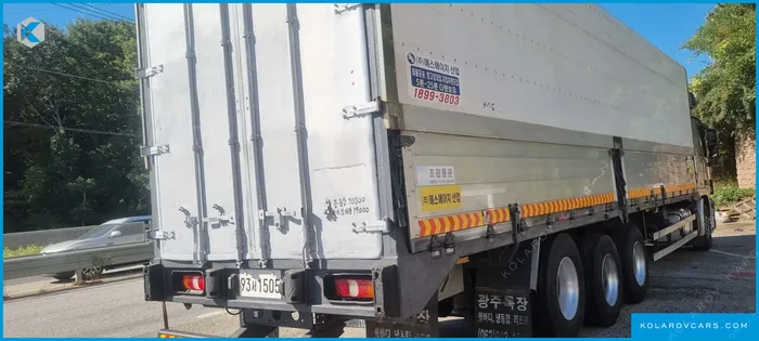MERCEDES CARGO TRUCK 8X4