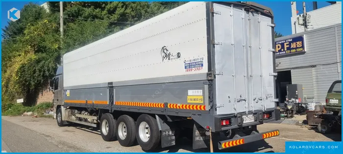 MERCEDES CARGO TRUCK 8X4