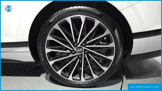 HYUNDAI GRANDEUR 2,5 GASOLINE 2WD