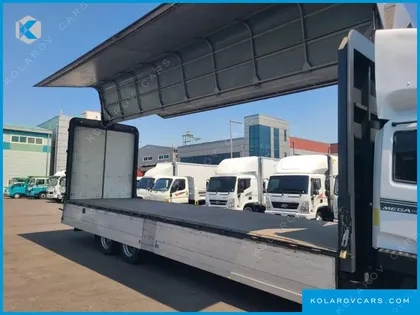HYUNDAI MEGA TRUCK GOLD