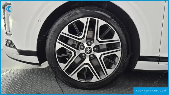 HYUNDAI GRANDEUR 2,5 GASOLINE 2WD