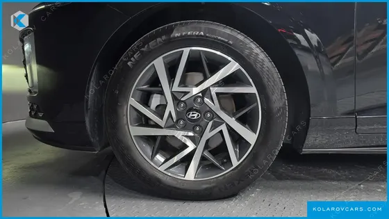 HYUNDAI GRANDEUR 2,5 GASOLINE 2WD