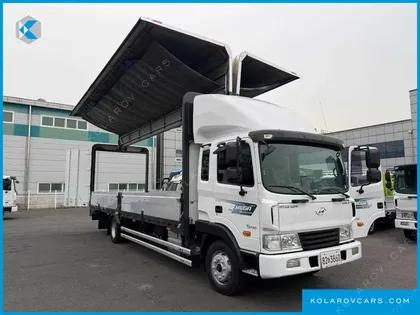 HYUNDAI MEGA TRUCK GOLD