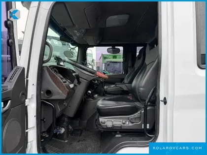HYUNDAI MEGA TRUCK GOLD
