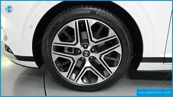HYUNDAI GRANDEUR 2,5 GASOLINE 2WD