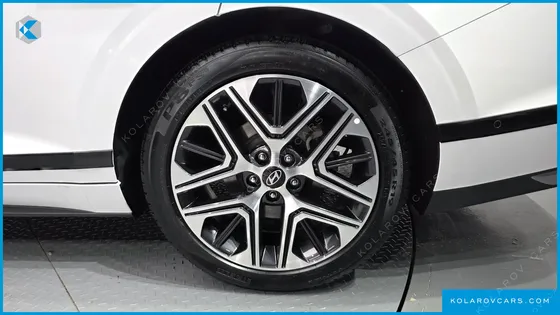 HYUNDAI GRANDEUR 2,5 GASOLINE 2WD