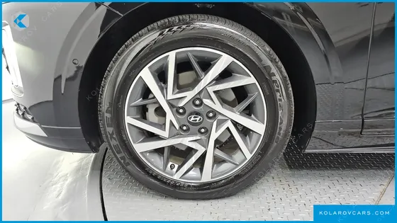 HYUNDAI GRANDEUR 2,5 GASOLINE 2WD