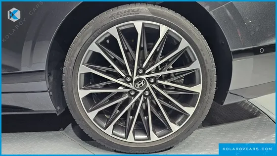 HYUNDAI GRANDEUR 2,5 GASOLINE 2WD